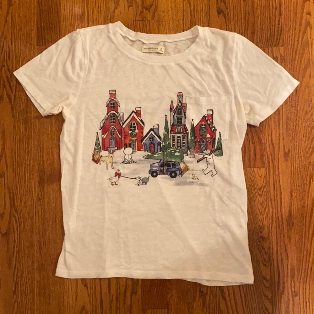 Abercrombie Christmas holiday village soft white cotton short sleeve t-shirt M